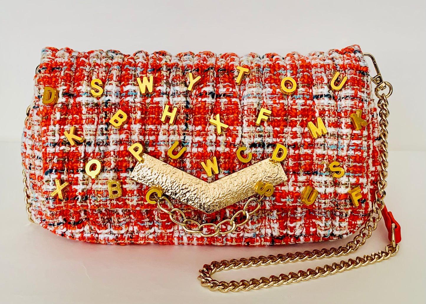 Tweed Crossbody Bag with Gold Details – Classic Elegance