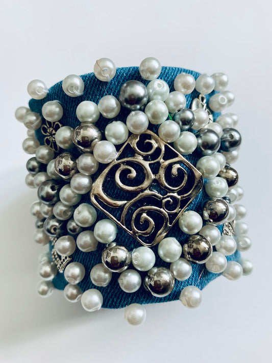 Barroco Handmade Denim Bracelet with Silver Pearl Clusters