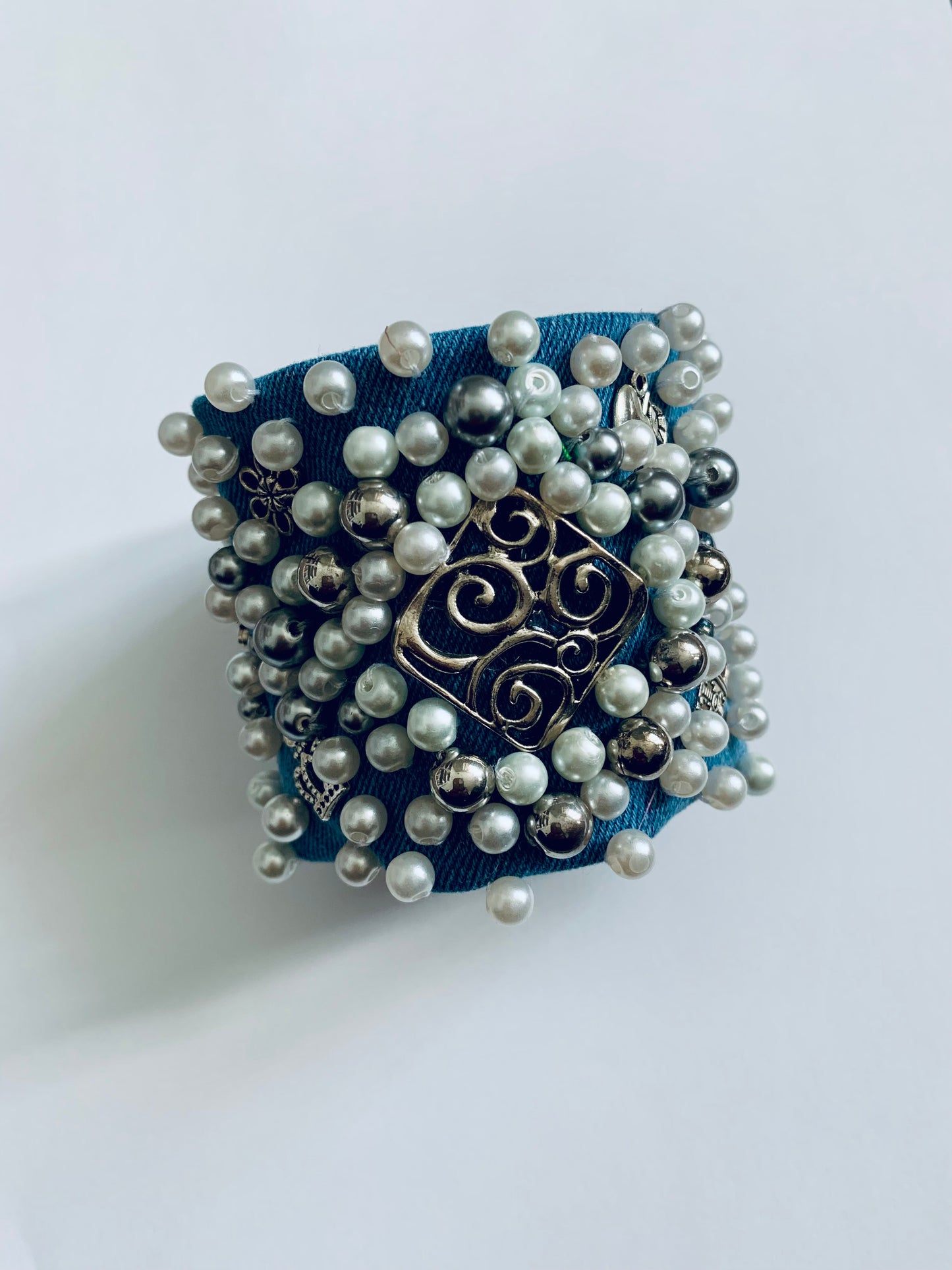 Barroco Handmade Denim Bracelet with Silver Pearl Clusters