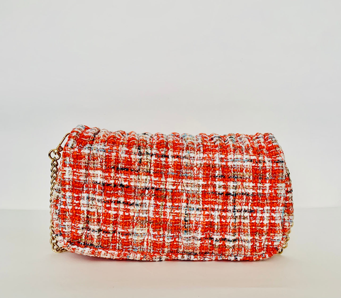 Tweed Crossbody Bag with Gold Details – Classic Elegance